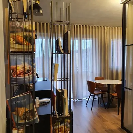 Porta Romana Gold Suite-3